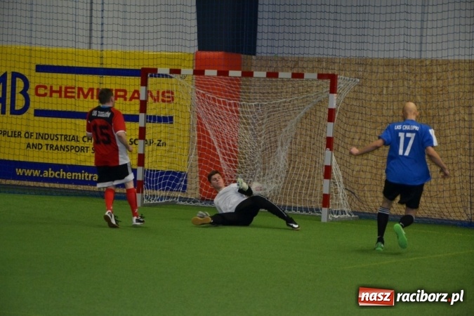 Zdjęcie w galerii na portalu naszraciborz.pl: II Halowy Turniej Piłki Nożnej o Puchar Wójta Krzyżanowic. Chałupki rozgromiły Tworków wiadomości z regionu