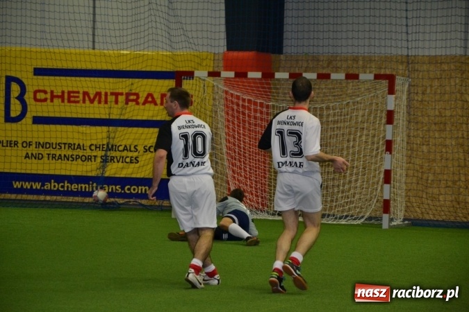 Zdjęcie w galerii na portalu naszraciborz.pl: II Halowy Turniej Piłki Nożnej o Puchar Wójta Krzyżanowic. Chałupki rozgromiły Tworków wiadomości z regionu