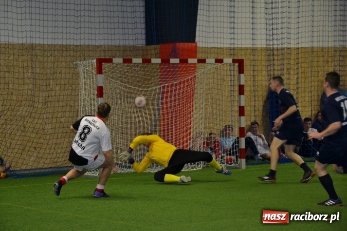 Zdjęcie w galerii na portalu naszraciborz.pl: II Halowy Turniej Piłki Nożnej o Puchar Wójta Krzyżanowic. Chałupki rozgromiły Tworków wiadomości z regionu