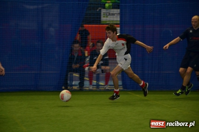 Zdjęcie w galerii na portalu naszraciborz.pl: II Halowy Turniej Piłki Nożnej o Puchar Wójta Krzyżanowic. Chałupki rozgromiły Tworków wiadomości z regionu