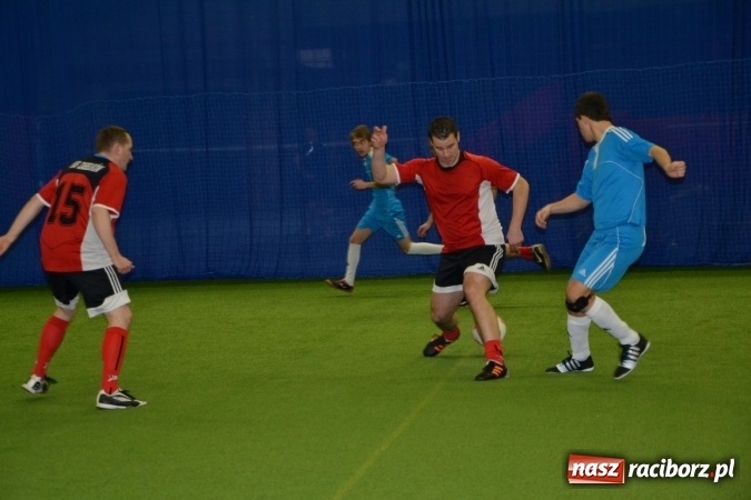 Zdjęcie w galerii na portalu naszraciborz.pl: II Halowy Turniej Piłki Nożnej o Puchar Wójta Krzyżanowic. Chałupki rozgromiły Tworków wiadomości z regionu