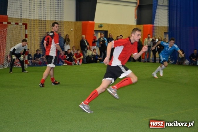 Zdjęcie w galerii na portalu naszraciborz.pl: II Halowy Turniej Piłki Nożnej o Puchar Wójta Krzyżanowic. Chałupki rozgromiły Tworków wiadomości z regionu