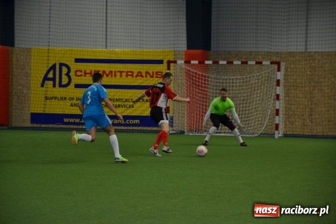 Zdjęcie w galerii na portalu naszraciborz.pl: II Halowy Turniej Piłki Nożnej o Puchar Wójta Krzyżanowic. Chałupki rozgromiły Tworków wiadomości z regionu