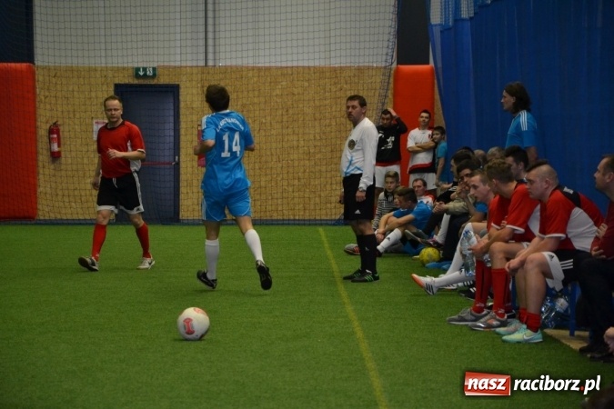 Zdjęcie w galerii na portalu naszraciborz.pl: II Halowy Turniej Piłki Nożnej o Puchar Wójta Krzyżanowic. Chałupki rozgromiły Tworków wiadomości z regionu
