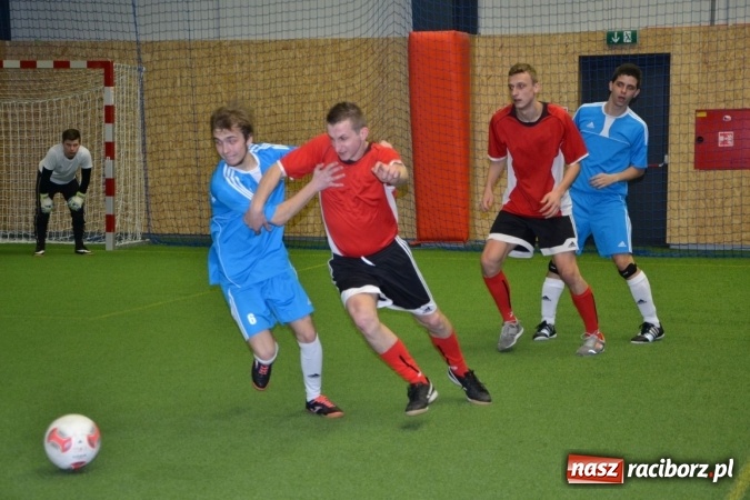 Zdjęcie w galerii na portalu naszraciborz.pl: II Halowy Turniej Piłki Nożnej o Puchar Wójta Krzyżanowic. Chałupki rozgromiły Tworków wiadomości z regionu