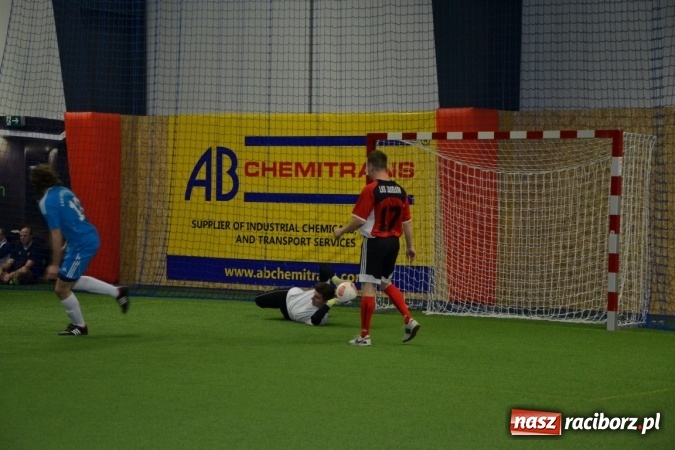 Zdjęcie w galerii na portalu naszraciborz.pl: II Halowy Turniej Piłki Nożnej o Puchar Wójta Krzyżanowic. Chałupki rozgromiły Tworków wiadomości z regionu