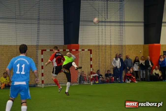 Zdjęcie w galerii na portalu naszraciborz.pl: II Halowy Turniej Piłki Nożnej o Puchar Wójta Krzyżanowic. Chałupki rozgromiły Tworków wiadomości z regionu