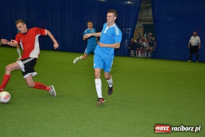 Zdjęcie w galerii na portalu naszraciborz.pl: II Halowy Turniej Piłki Nożnej o Puchar Wójta Krzyżanowic. Chałupki rozgromiły Tworków wiadomości z regionu