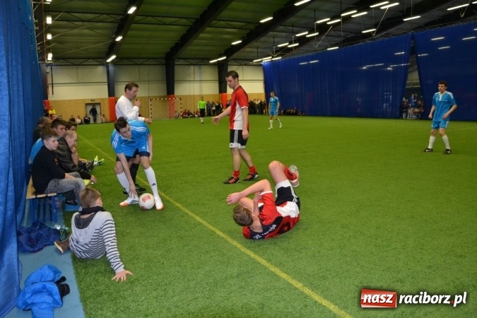 Zdjęcie w galerii na portalu naszraciborz.pl: II Halowy Turniej Piłki Nożnej o Puchar Wójta Krzyżanowic. Chałupki rozgromiły Tworków wiadomości z regionu