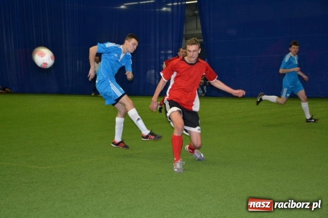Zdjęcie w galerii na portalu naszraciborz.pl: II Halowy Turniej Piłki Nożnej o Puchar Wójta Krzyżanowic. Chałupki rozgromiły Tworków wiadomości z regionu