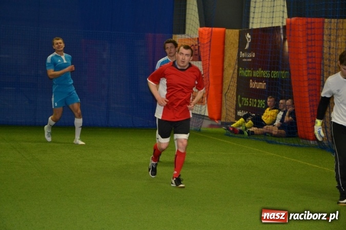 Zdjęcie w galerii na portalu naszraciborz.pl: II Halowy Turniej Piłki Nożnej o Puchar Wójta Krzyżanowic. Chałupki rozgromiły Tworków wiadomości z regionu