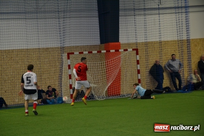 Zdjęcie w galerii na portalu naszraciborz.pl: II Halowy Turniej Piłki Nożnej o Puchar Wójta Krzyżanowic. Chałupki rozgromiły Tworków wiadomości z regionu