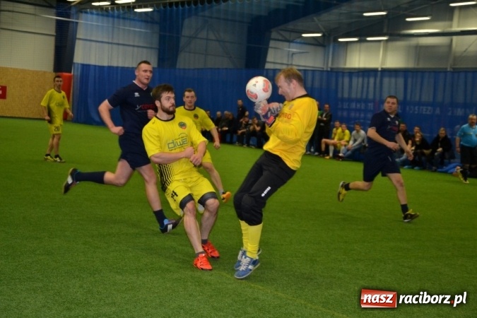 Zdjęcie w galerii na portalu naszraciborz.pl: II Halowy Turniej Piłki Nożnej o Puchar Wójta Krzyżanowic. Chałupki rozgromiły Tworków wiadomości z regionu