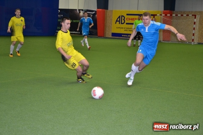 Zdjęcie w galerii na portalu naszraciborz.pl: II Halowy Turniej Piłki Nożnej o Puchar Wójta Krzyżanowic. Chałupki rozgromiły Tworków wiadomości z regionu