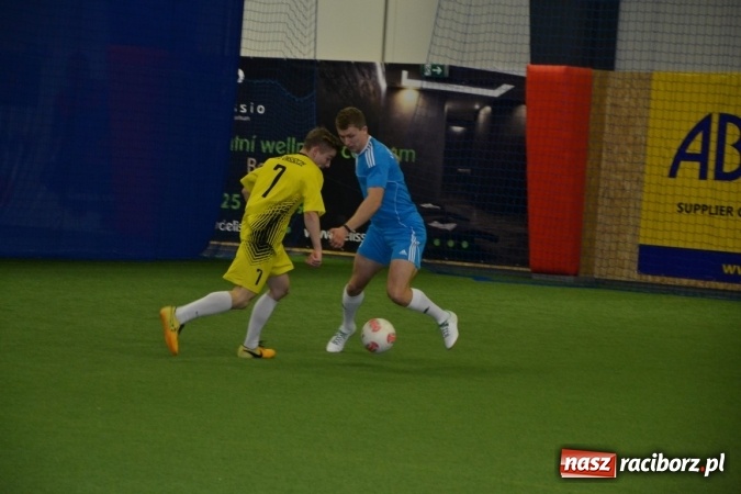 Zdjęcie w galerii na portalu naszraciborz.pl: II Halowy Turniej Piłki Nożnej o Puchar Wójta Krzyżanowic. Chałupki rozgromiły Tworków wiadomości z regionu