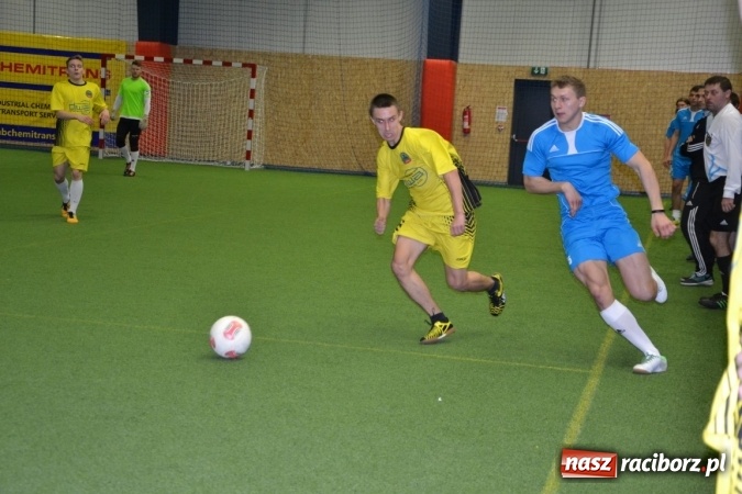 Zdjęcie w galerii na portalu naszraciborz.pl: II Halowy Turniej Piłki Nożnej o Puchar Wójta Krzyżanowic. Chałupki rozgromiły Tworków wiadomości z regionu