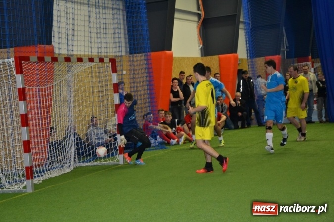 Zdjęcie w galerii na portalu naszraciborz.pl: II Halowy Turniej Piłki Nożnej o Puchar Wójta Krzyżanowic. Chałupki rozgromiły Tworków wiadomości z regionu