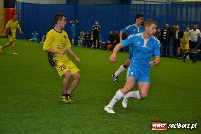 Zdjęcie w galerii na portalu naszraciborz.pl: II Halowy Turniej Piłki Nożnej o Puchar Wójta Krzyżanowic. Chałupki rozgromiły Tworków wiadomości z regionu