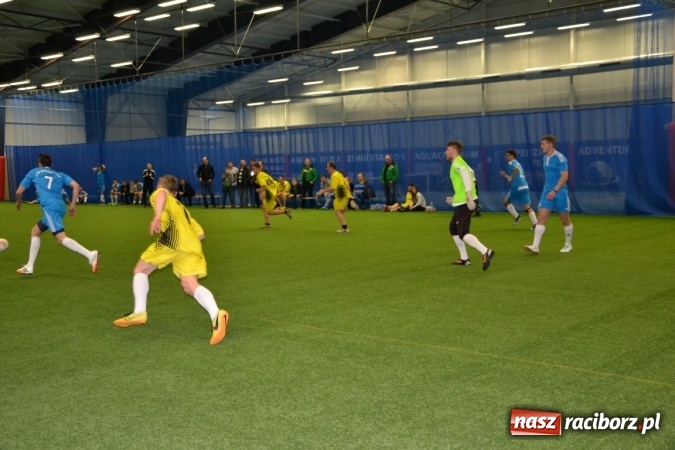 Zdjęcie w galerii na portalu naszraciborz.pl: II Halowy Turniej Piłki Nożnej o Puchar Wójta Krzyżanowic. Chałupki rozgromiły Tworków wiadomości z regionu