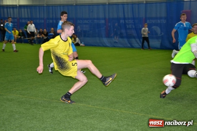 Zdjęcie w galerii na portalu naszraciborz.pl: II Halowy Turniej Piłki Nożnej o Puchar Wójta Krzyżanowic. Chałupki rozgromiły Tworków wiadomości z regionu
