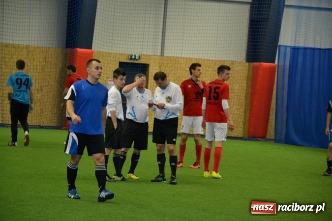 Zdjęcie w galerii na portalu naszraciborz.pl: II Halowy Turniej Piłki Nożnej o Puchar Wójta Krzyżanowic. Chałupki rozgromiły Tworków wiadomości z regionu