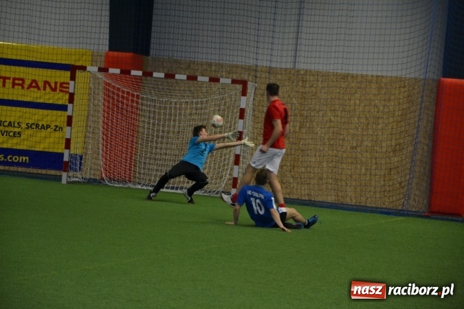Zdjęcie w galerii na portalu naszraciborz.pl: II Halowy Turniej Piłki Nożnej o Puchar Wójta Krzyżanowic. Chałupki rozgromiły Tworków wiadomości z regionu