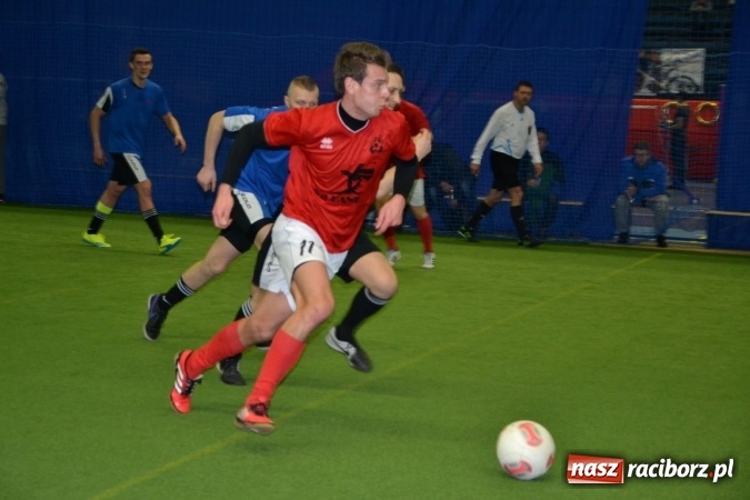 Zdjęcie w galerii na portalu naszraciborz.pl: II Halowy Turniej Piłki Nożnej o Puchar Wójta Krzyżanowic. Chałupki rozgromiły Tworków wiadomości z regionu