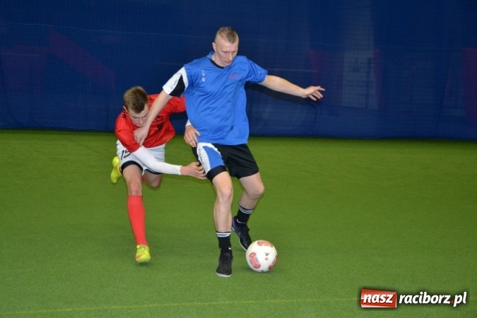 Zdjęcie w galerii na portalu naszraciborz.pl: II Halowy Turniej Piłki Nożnej o Puchar Wójta Krzyżanowic. Chałupki rozgromiły Tworków wiadomości z regionu