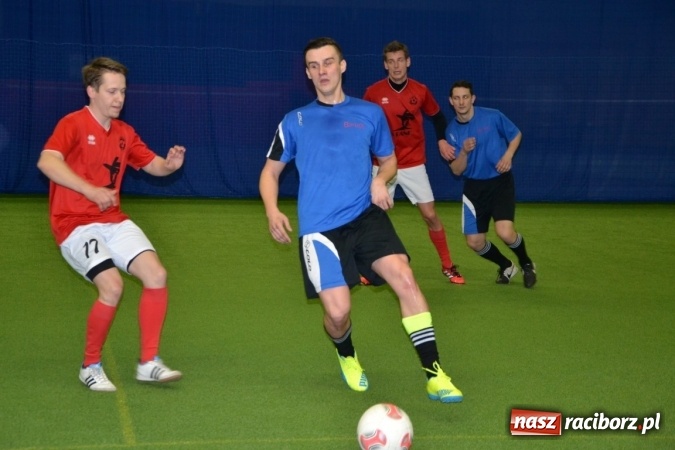 Zdjęcie w galerii na portalu naszraciborz.pl: II Halowy Turniej Piłki Nożnej o Puchar Wójta Krzyżanowic. Chałupki rozgromiły Tworków wiadomości z regionu