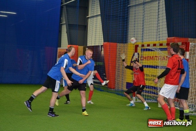 Zdjęcie w galerii na portalu naszraciborz.pl: II Halowy Turniej Piłki Nożnej o Puchar Wójta Krzyżanowic. Chałupki rozgromiły Tworków wiadomości z regionu