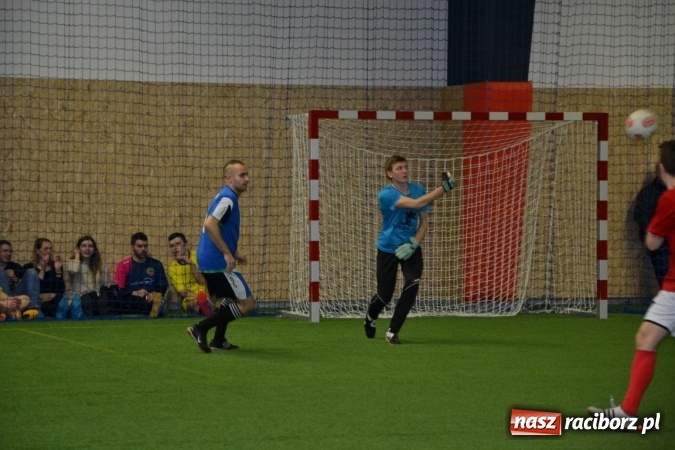 Zdjęcie w galerii na portalu naszraciborz.pl: II Halowy Turniej Piłki Nożnej o Puchar Wójta Krzyżanowic. Chałupki rozgromiły Tworków wiadomości z regionu