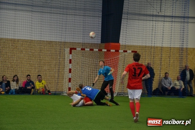Zdjęcie w galerii na portalu naszraciborz.pl: II Halowy Turniej Piłki Nożnej o Puchar Wójta Krzyżanowic. Chałupki rozgromiły Tworków wiadomości z regionu