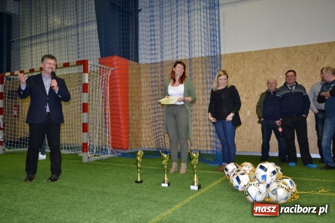 Zdjęcie w galerii na portalu naszraciborz.pl: II Halowy Turniej Piłki Nożnej o Puchar Wójta Krzyżanowic. Chałupki rozgromiły Tworków wiadomości z regionu