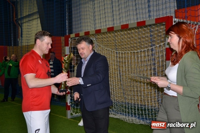 Zdjęcie w galerii na portalu naszraciborz.pl: II Halowy Turniej Piłki Nożnej o Puchar Wójta Krzyżanowic. Chałupki rozgromiły Tworków wiadomości z regionu