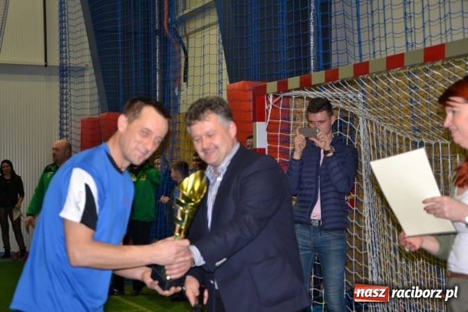 Zdjęcie w galerii na portalu naszraciborz.pl: II Halowy Turniej Piłki Nożnej o Puchar Wójta Krzyżanowic. Chałupki rozgromiły Tworków wiadomości z regionu