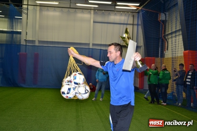 Zdjęcie w galerii na portalu naszraciborz.pl: II Halowy Turniej Piłki Nożnej o Puchar Wójta Krzyżanowic. Chałupki rozgromiły Tworków wiadomości z regionu