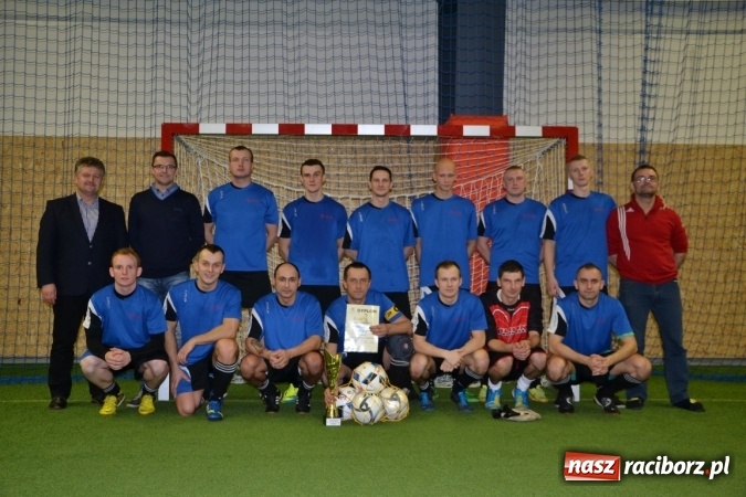 Zdjęcie w galerii na portalu naszraciborz.pl: II Halowy Turniej Piłki Nożnej o Puchar Wójta Krzyżanowic. Chałupki rozgromiły Tworków wiadomości z regionu
