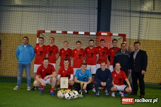 Zdjęcie w galerii na portalu naszraciborz.pl: II Halowy Turniej Piłki Nożnej o Puchar Wójta Krzyżanowic. Chałupki rozgromiły Tworków wiadomości z regionu