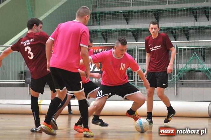 Zdjęcie w galerii na portalu naszraciborz.pl: Zwycięstwo Ultimate, walkower dla Iras Team wiadomości z regionu