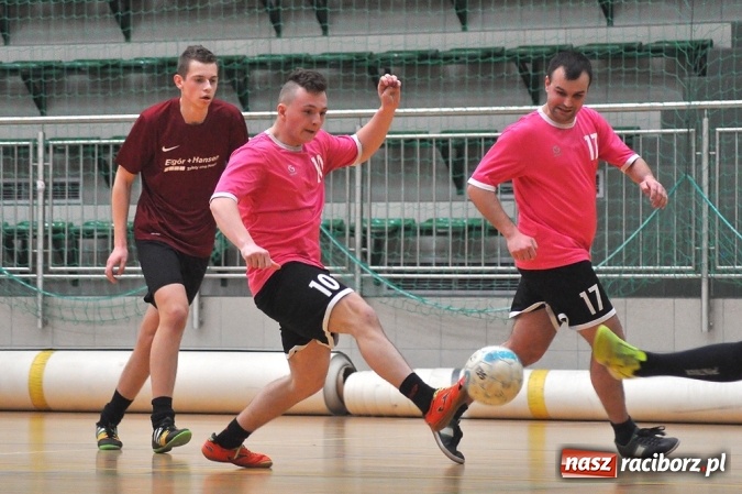 Zdjęcie w galerii na portalu naszraciborz.pl: Zwycięstwo Ultimate, walkower dla Iras Team wiadomości z regionu