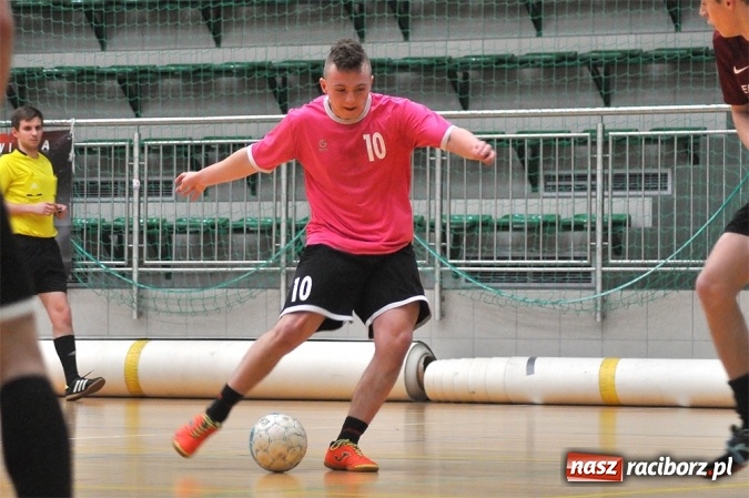 Zdjęcie w galerii na portalu naszraciborz.pl: Zwycięstwo Ultimate, walkower dla Iras Team wiadomości z regionu