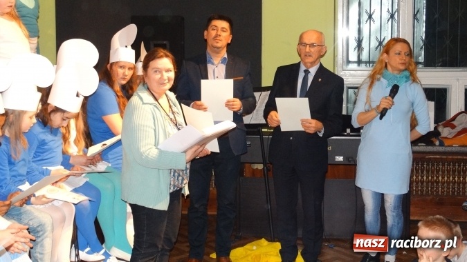 Zdjęcie w galerii na portalu naszraciborz.pl: Smerfne warsztaty w Młodzieżowym Domu Kultury wiadomości z regionu