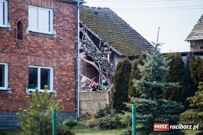 Zdjęcie w galerii na portalu naszraciborz.pl: W Pogrzebieniu zawaliła się część stodoły wiadomości z regionu