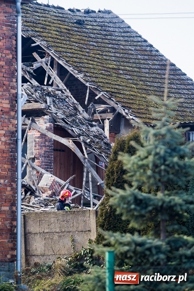 Zdjęcie w galerii na portalu naszraciborz.pl: W Pogrzebieniu zawaliła się część stodoły wiadomości z regionu