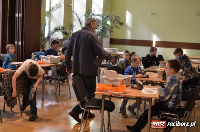 Zdjęcie w galerii na portalu naszraciborz.pl: Lego roboty - warsztaty w Raciborskim Centrum Kultury wiadomości z regionu