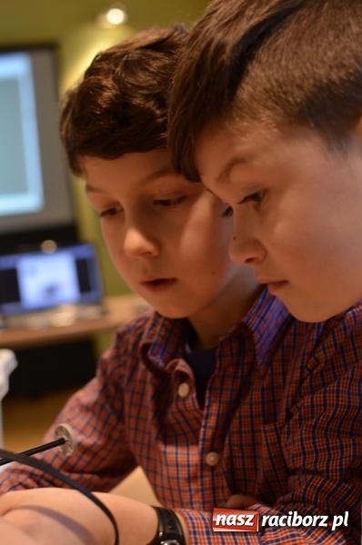 Zdjęcie w galerii na portalu naszraciborz.pl: Lego roboty - warsztaty w Raciborskim Centrum Kultury wiadomości z regionu