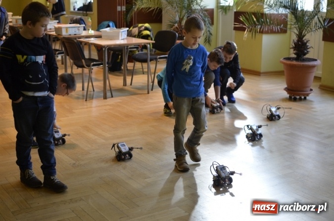 Zdjęcie w galerii na portalu naszraciborz.pl: Lego roboty - warsztaty w Raciborskim Centrum Kultury wiadomości z regionu