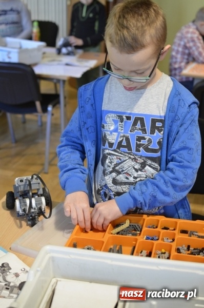 Zdjęcie w galerii na portalu naszraciborz.pl: Lego roboty - warsztaty w Raciborskim Centrum Kultury wiadomości z regionu