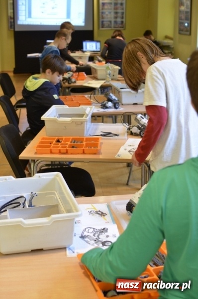 Zdjęcie w galerii na portalu naszraciborz.pl: Lego roboty - warsztaty w Raciborskim Centrum Kultury wiadomości z regionu
