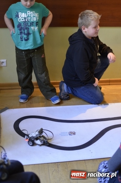 Zdjęcie w galerii na portalu naszraciborz.pl: Lego roboty - warsztaty w Raciborskim Centrum Kultury wiadomości z regionu